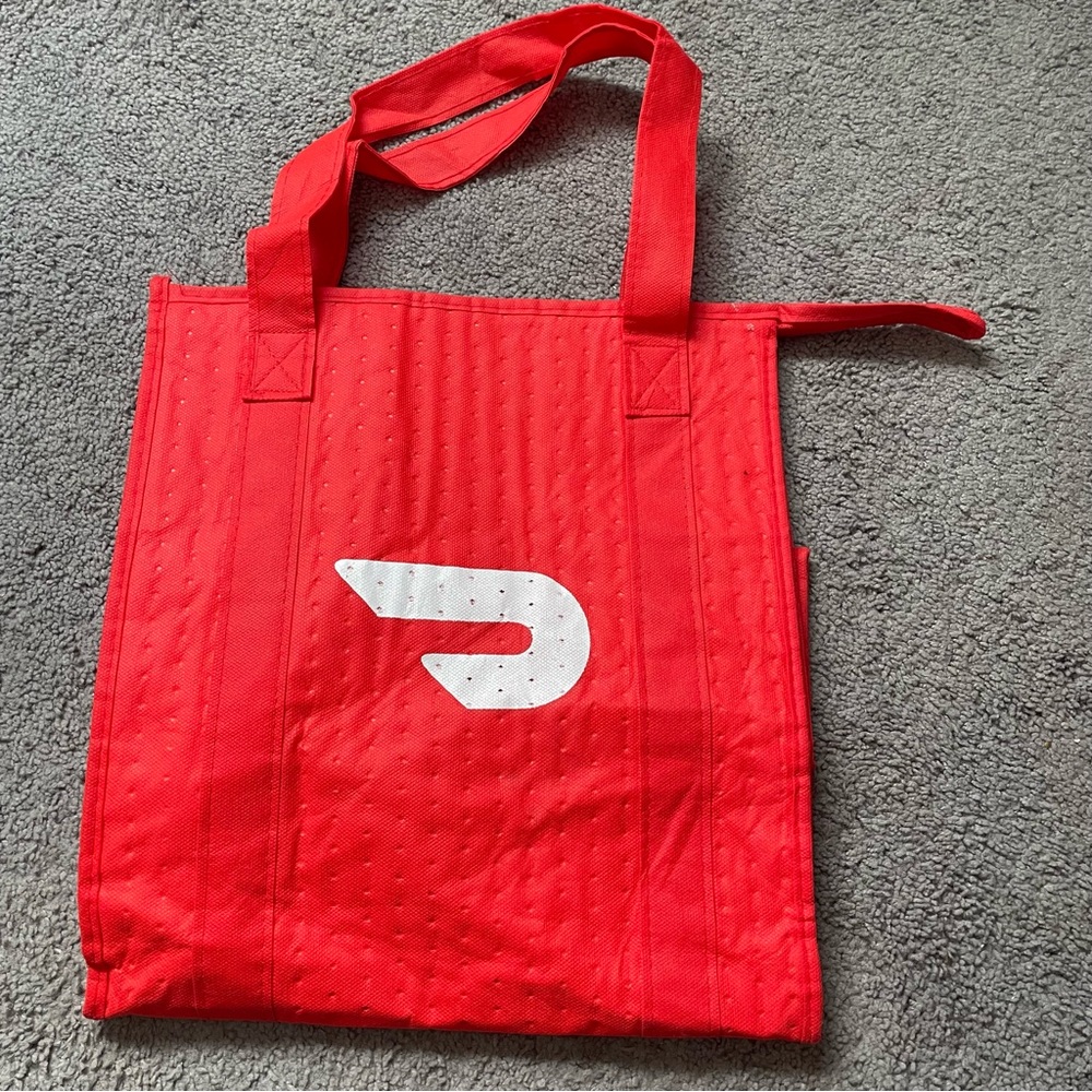 Red DoorDash Insulated Thermal Hot /Cold Delivery Tote Bag Zip Closure 15x13x9